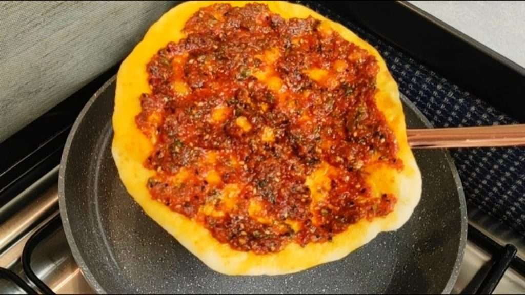 طريقة عمل صلصة المحمرة للمناقيش