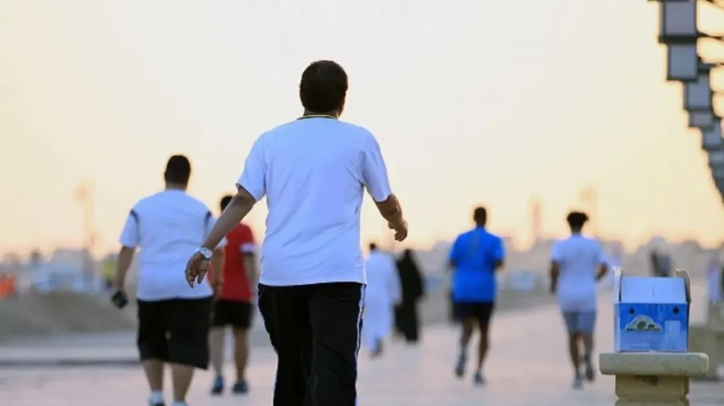 كم خطوة يجب أن تمشي يومياً